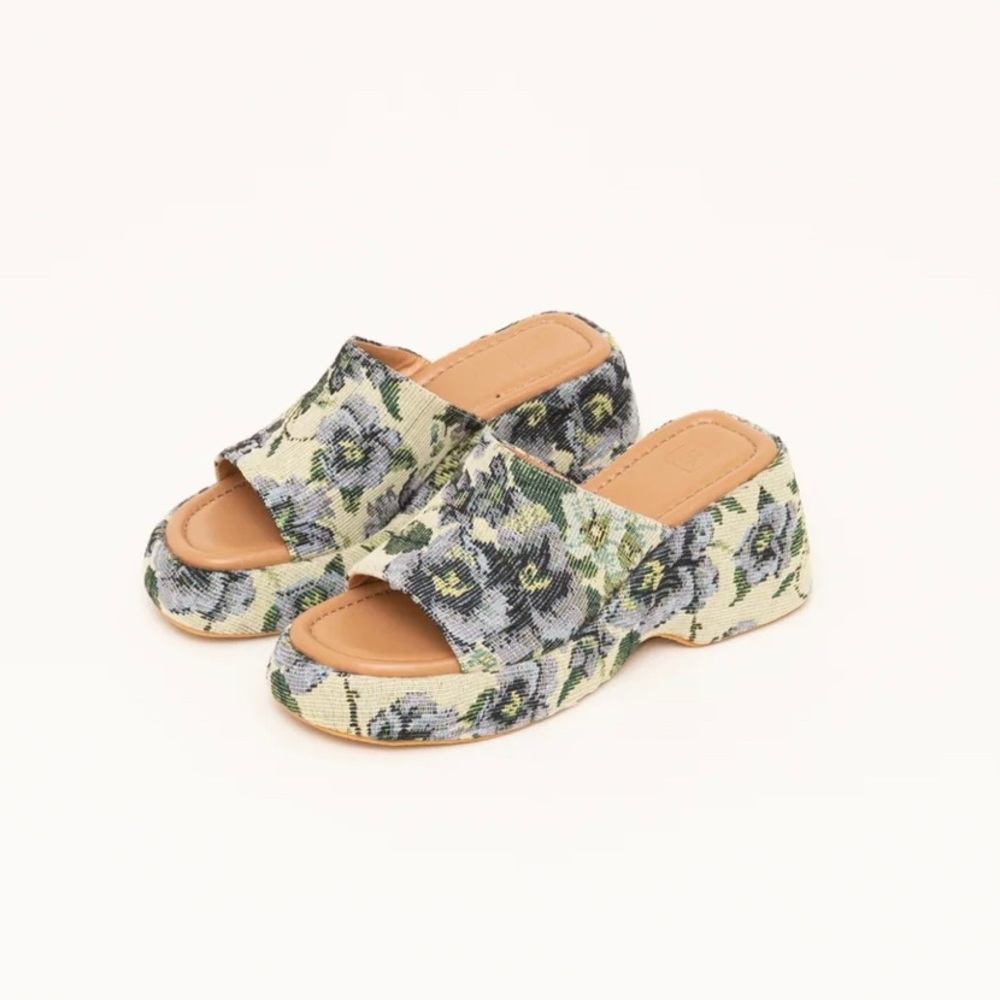 Chunky Platform Slippers in Floral (Peche)